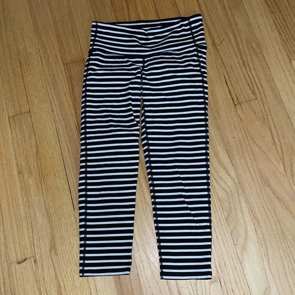 Athleta Pants - ☀️☀️Athleta Striped Capri leggings- XS